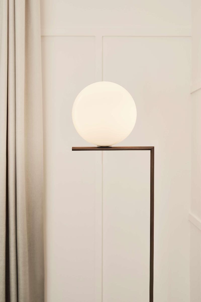 de Bonart Naples-Curio Collection by Hilton - Oda