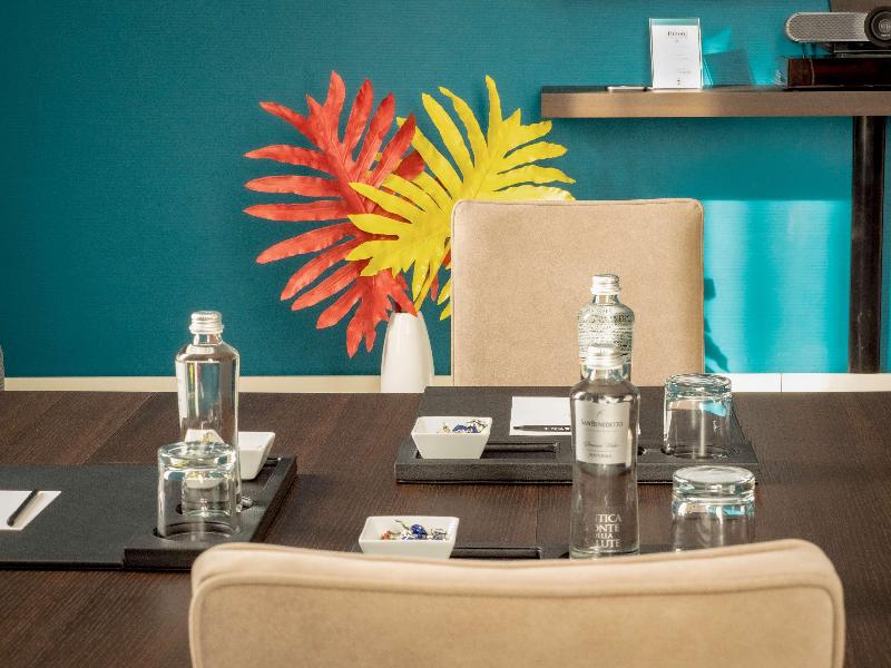 de Bonart Naples-Curio Collection by Hilton - Restoran