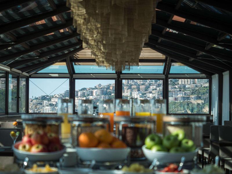 de Bonart Naples-Curio Collection by Hilton - Restoran