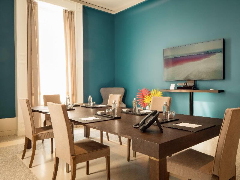 de Bonart Naples-Curio Collection by Hilton - Restoran