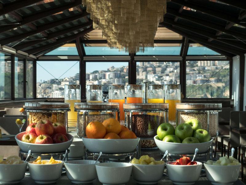de Bonart Naples-Curio Collection by Hilton - Restoran