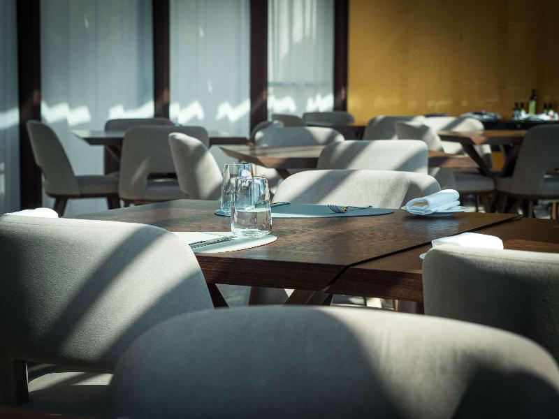 de Bonart Naples-Curio Collection by Hilton - Restoran