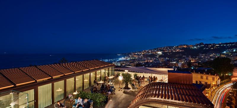 de Bonart Naples-Curio Collection by Hilton - Teras