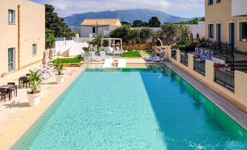 Hotel Baglio Di Scopello - Havuz