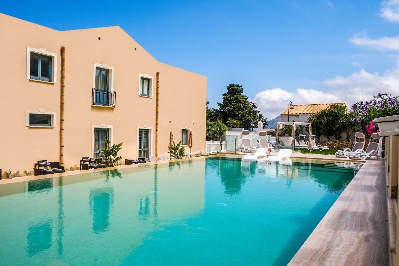 Hotel Baglio Di Scopello - Havuz