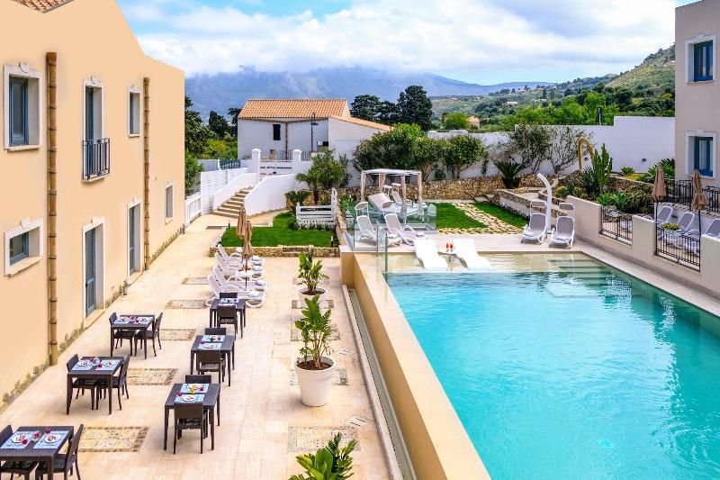 Hotel Baglio Di Scopello - Havuz