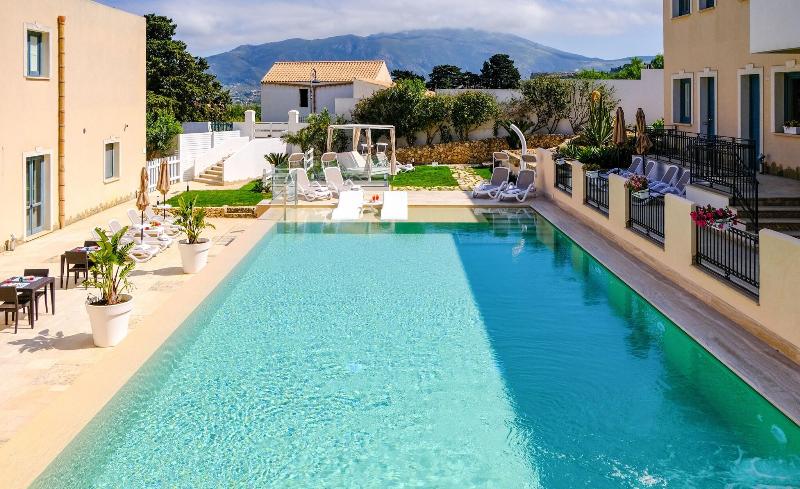 Hotel Baglio Di Scopello - Havuz