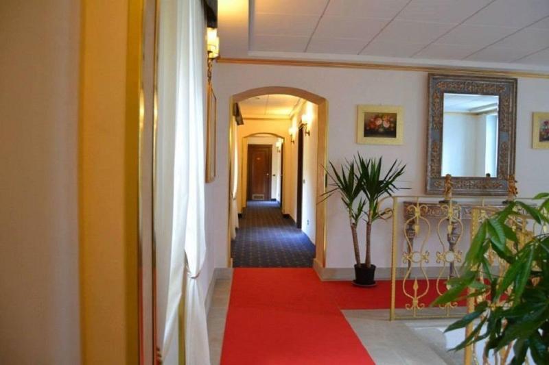 Hotel Don Carlo 4S - Lobi