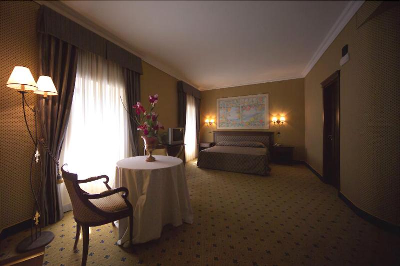 Hotel Don Carlo 4S - Oda
