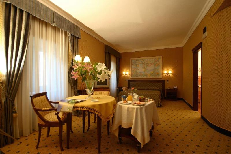 Hotel Don Carlo 4S - Oda