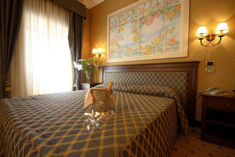 Hotel Don Carlo 4S - Oda