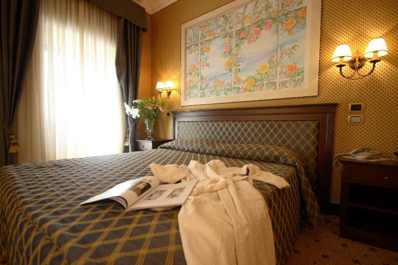 Hotel Don Carlo 4S - Oda