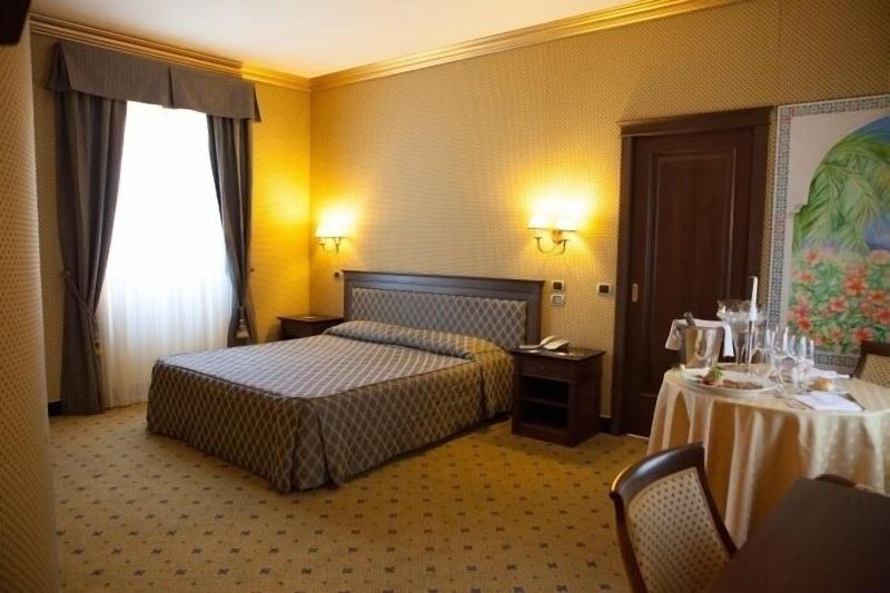Hotel Don Carlo 4S - Oda