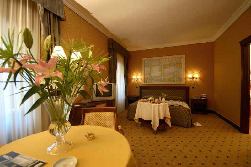 Hotel Don Carlo 4S - Oda