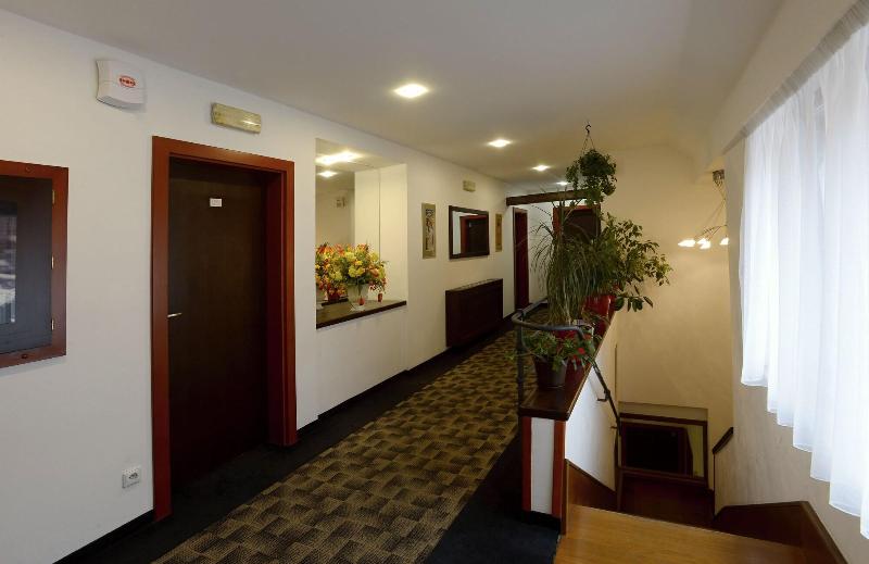 Hotel Grand - Lobi