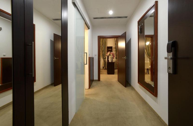 Hotel Grand - Lobi