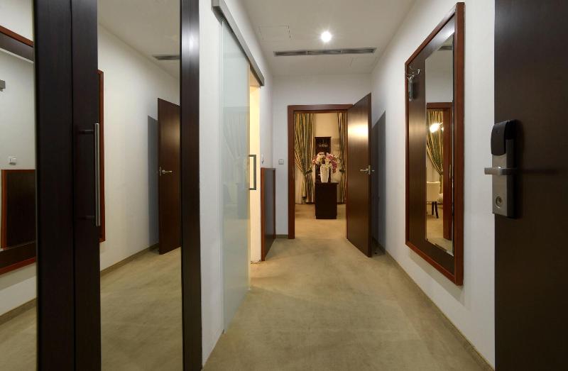 Hotel Grand - Lobi