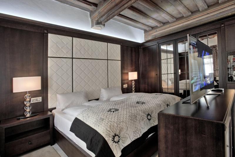 Hotel Grand - Oda
