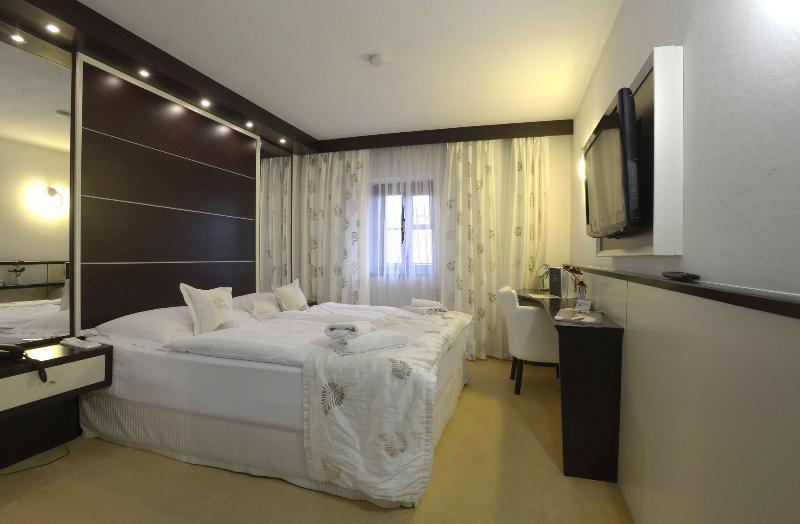 Hotel Grand - Oda
