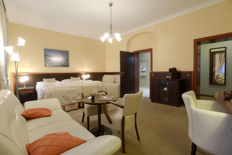 Hotel Grand - Oda