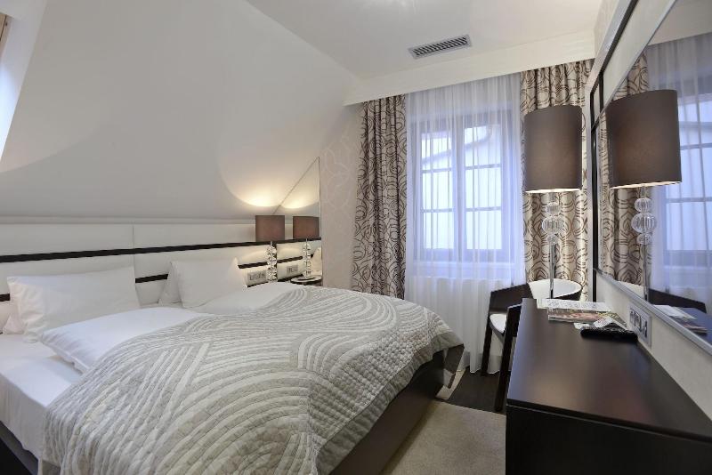 Hotel Grand - Oda