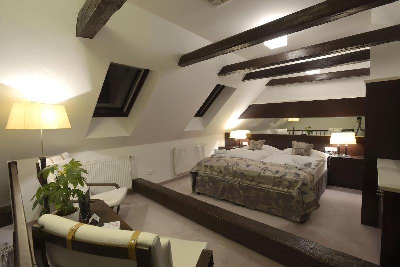 Hotel Grand - Oda