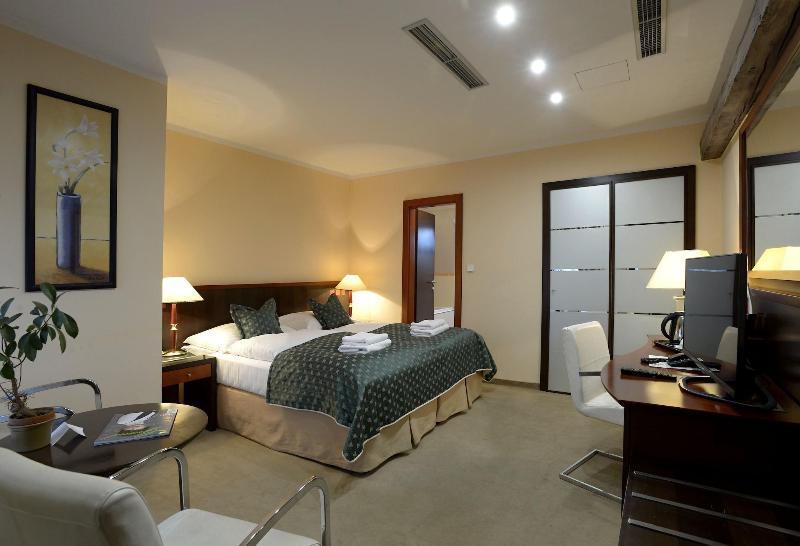 Hotel Grand - Oda