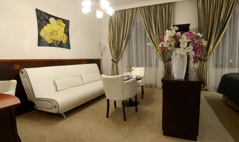 Hotel Grand - Oda