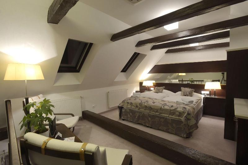 Hotel Grand - Oda