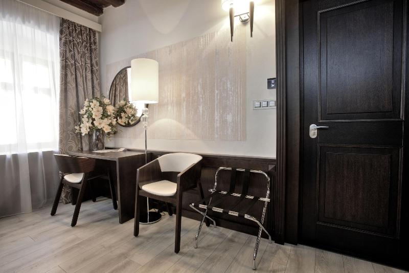 Hotel Grand - Oda