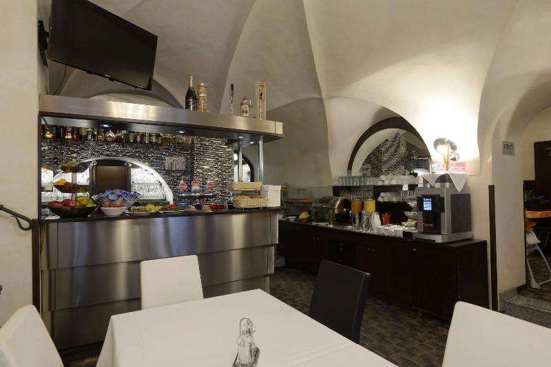 Hotel Grand - Restoran