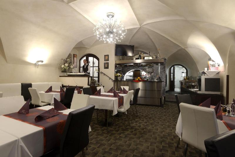 Hotel Grand - Restoran