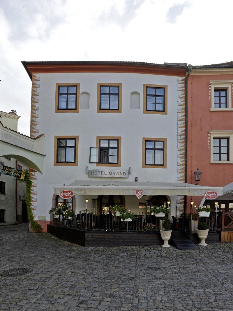 Hotel Grand - Restoran