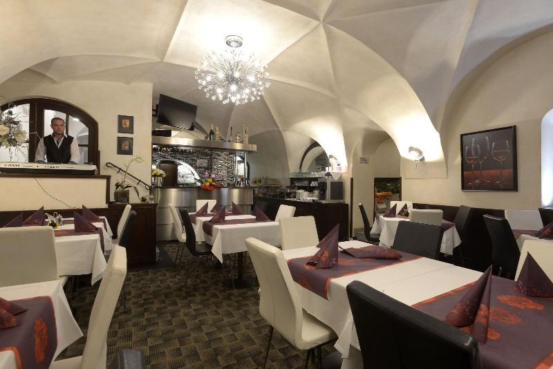 Hotel Grand - Restoran