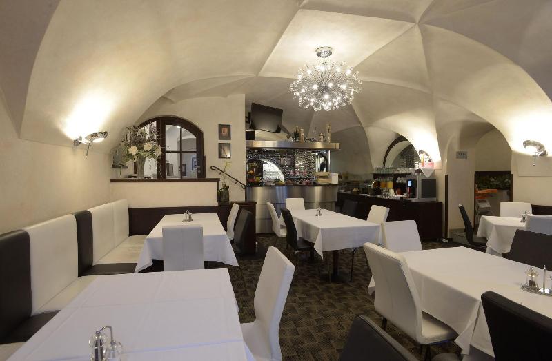 Hotel Grand - Restoran