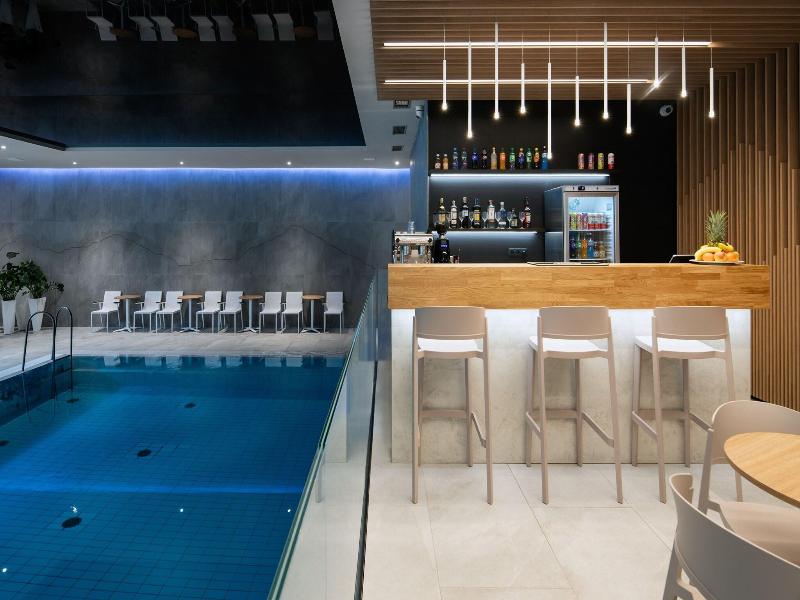 Wellness Hotel Svornost - Havuz