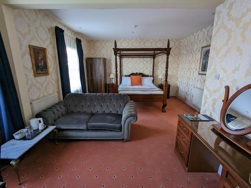 The Cottage Hotel - Genel