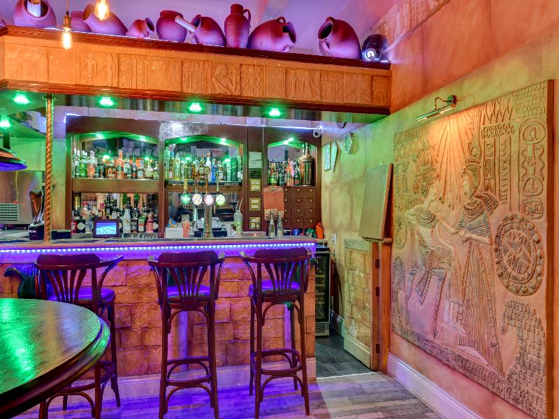 OYO Empire Hotel - Bar