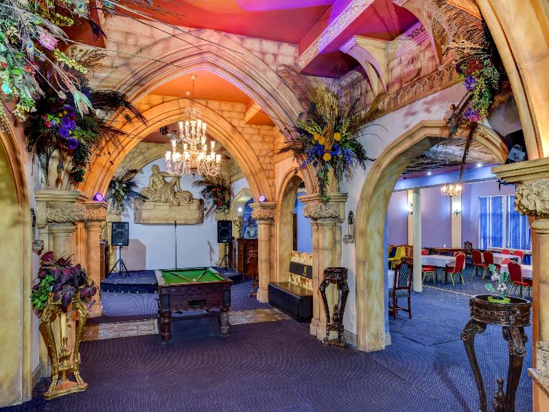 OYO Empire Hotel - Bar