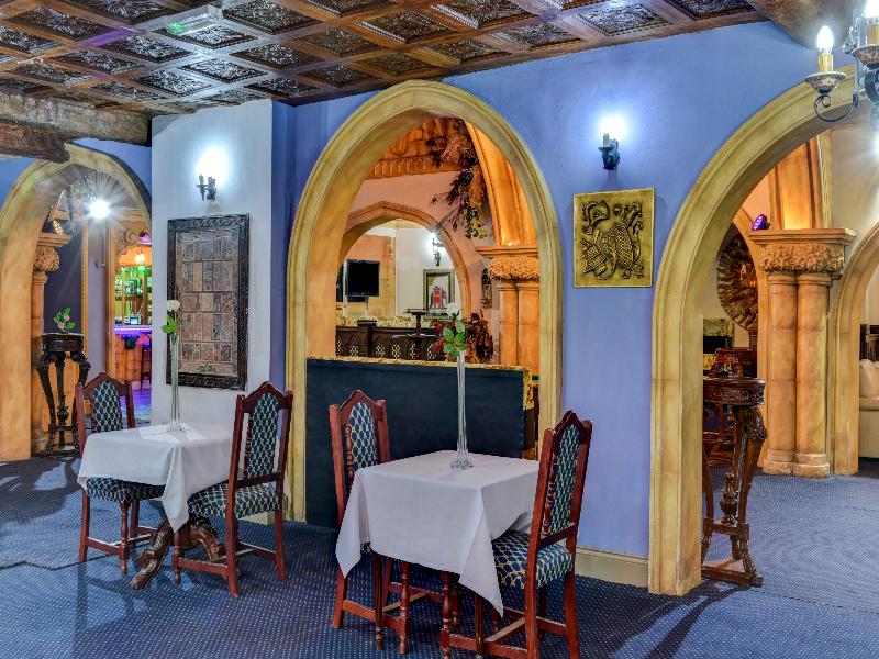 OYO Empire Hotel - Bar