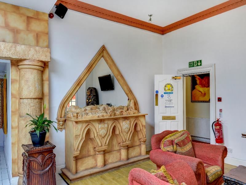 OYO Empire Hotel - Lobi