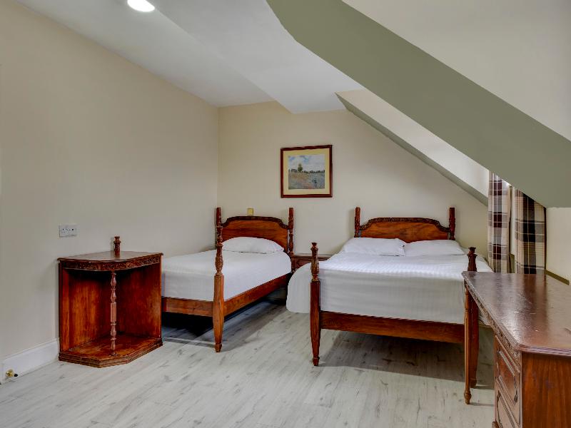 OYO Empire Hotel - Oda