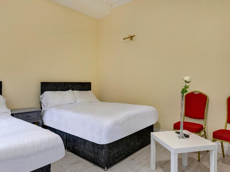 OYO Empire Hotel - Oda