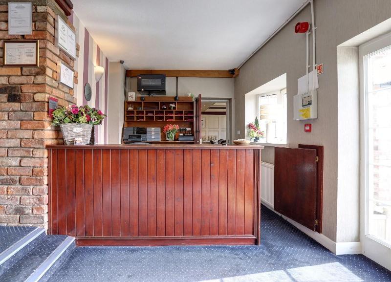 Manor Court Hotel - Lobi