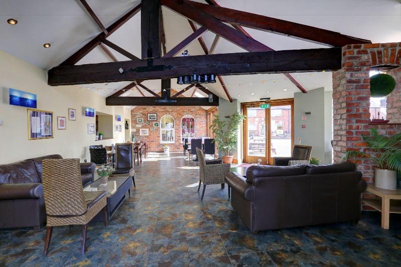 Manor Court Hotel - Lobi