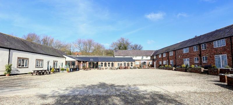 Manor Court Hotel - Genel