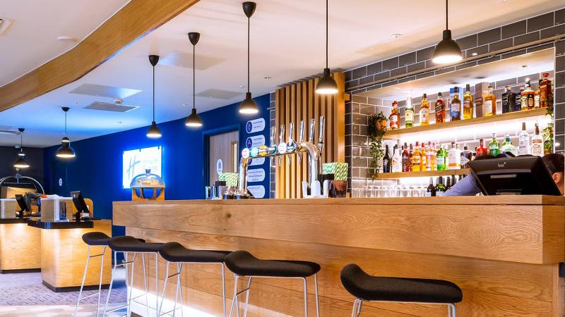 Holiday Inn Express Barrow-in-Furness - Bar