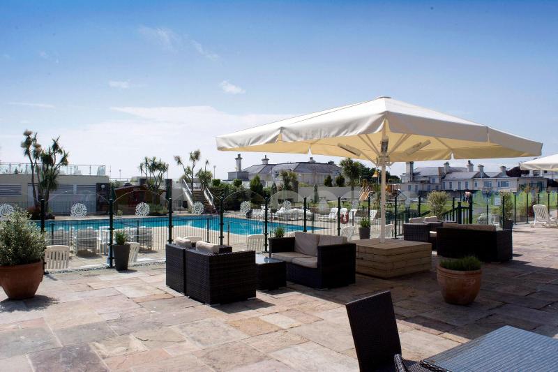 Tlh Carlton Hotel - Teras