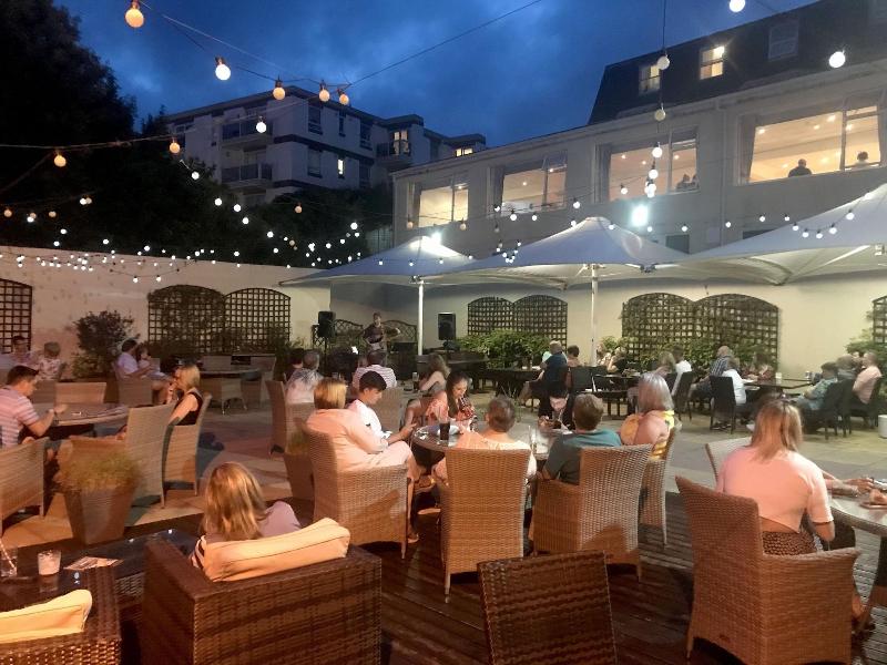 Tlh Carlton Hotel - Teras