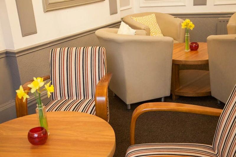 Warwick Arms Hotel - Bar